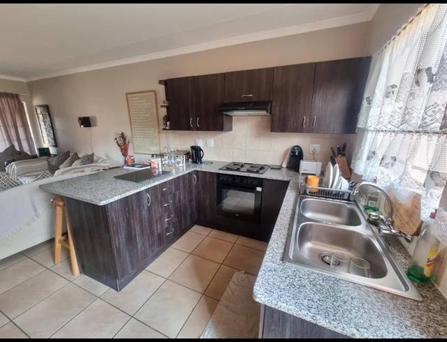 2 BEDROOM TOWNHOUSE FOR SALE IN MEYERTON CENTRAL